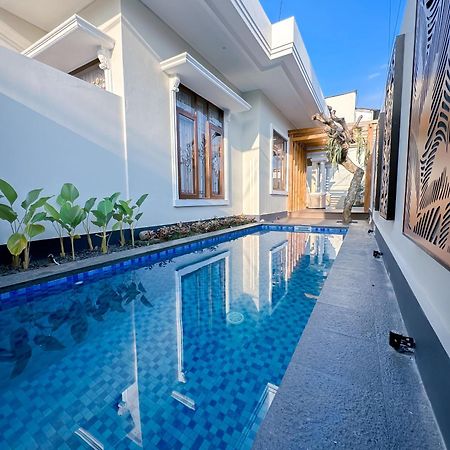 Hening Pool Residence Purwokerto Exterior foto